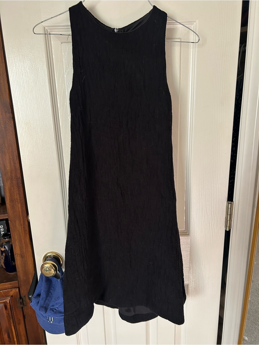 DO+BE Black Textured Sleeveless Shift Dress